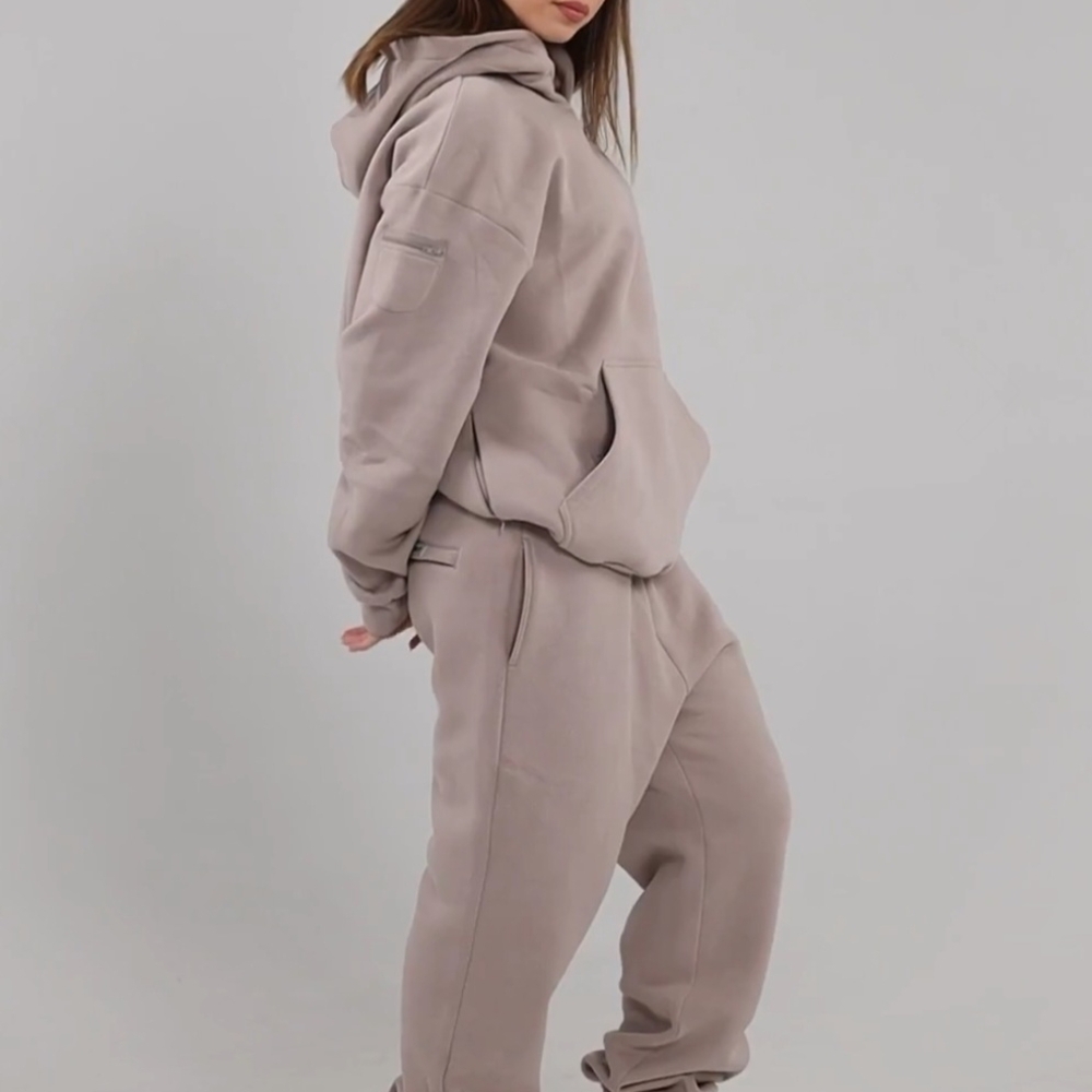 Comfrt Travel Essentials Sweat SET -

Small